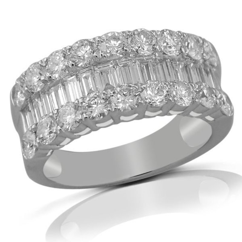 14K White Gold 3.00ctw Round & Baguette Diamond Band