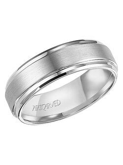 Flat Step Edge Carved Wedding Band