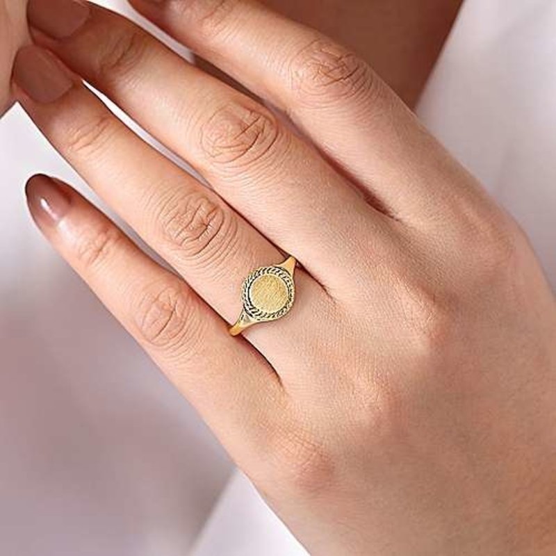 Gabriel & Co. 14K Yellow Gold Round Signet Ring with Twisted Rope Frame